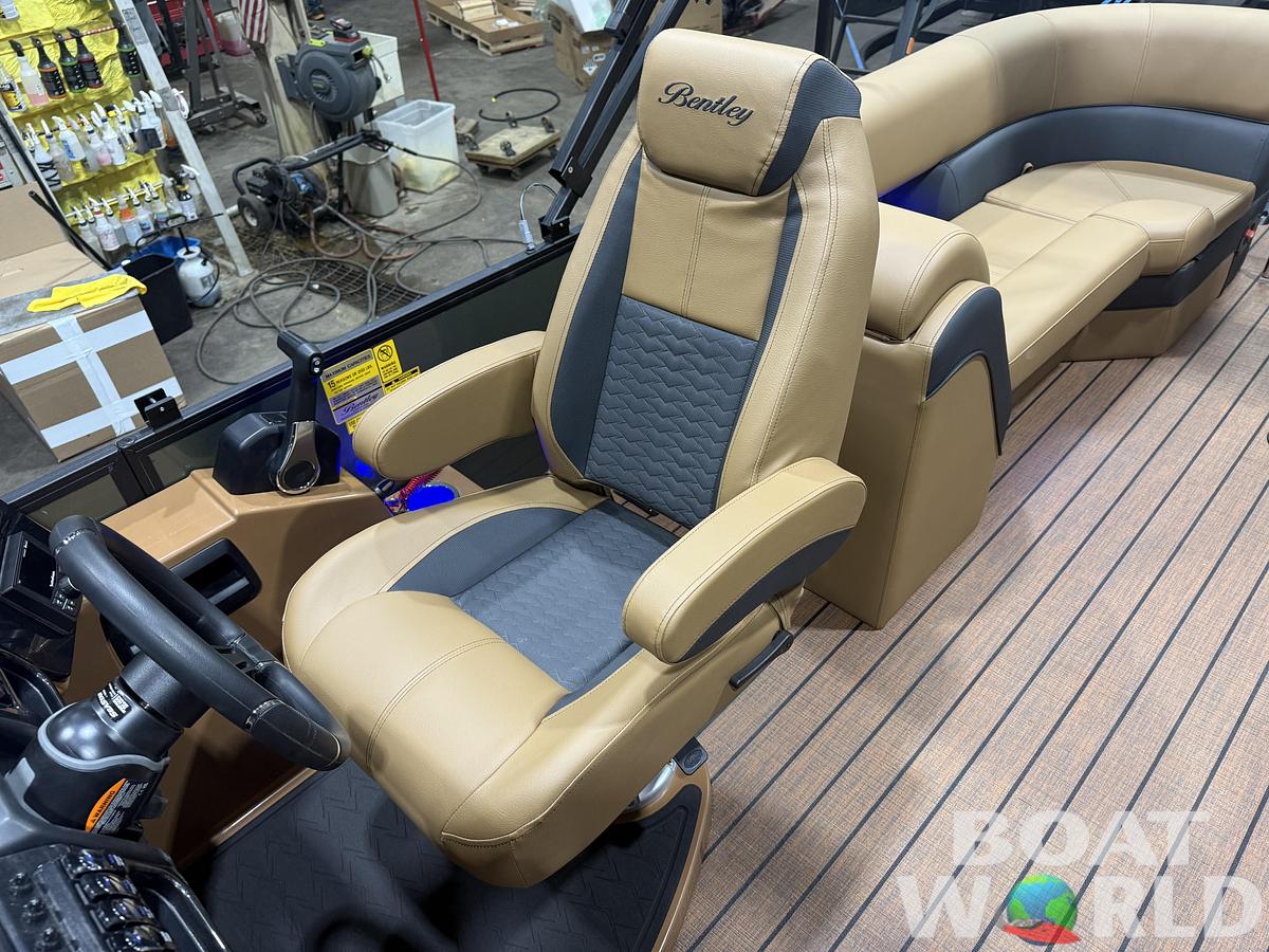 2026 Bentley Pontoons Elite 223 Admiral Quad Lounge Tritoon