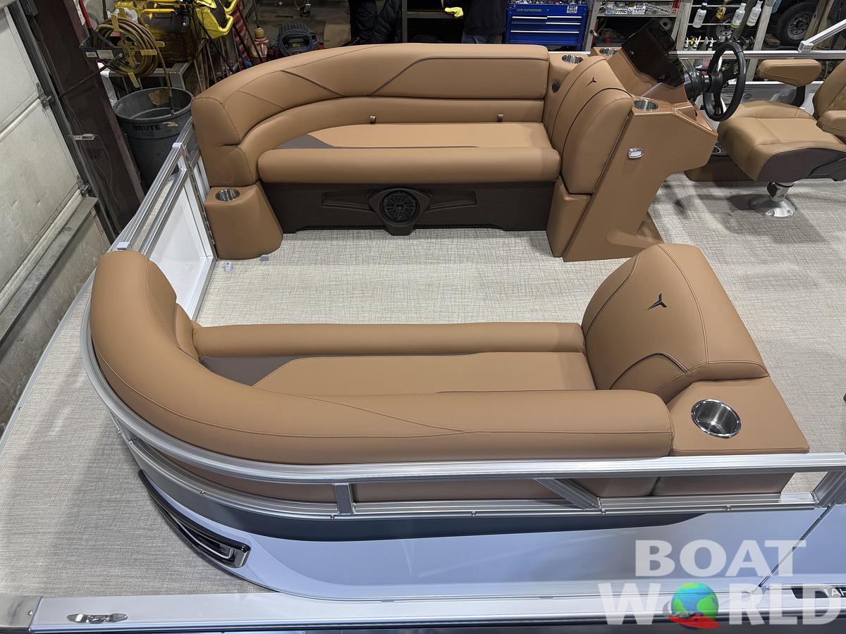 2026 Tahoe Sport VRB 2385 Swingback & 4-Stroke $34995