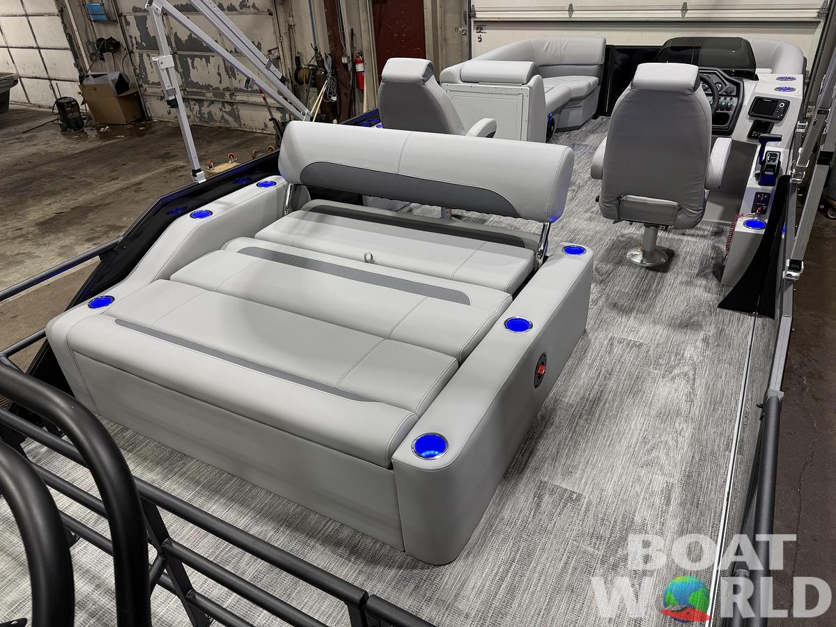 2026 Bentley Pontoons Legacy 220 Swingback