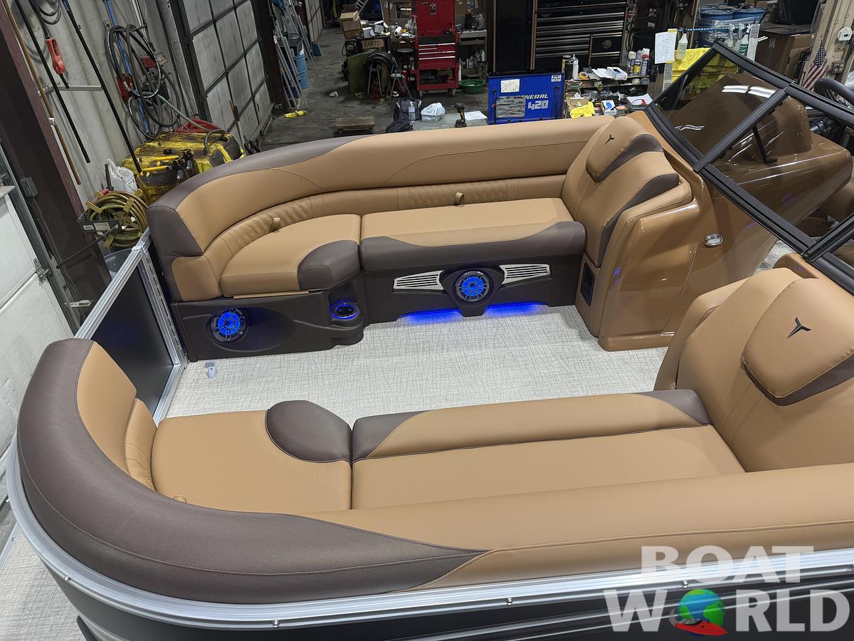 2026 Tahoe Pontoons LTZ 2385 Elite Windshield Tritoon