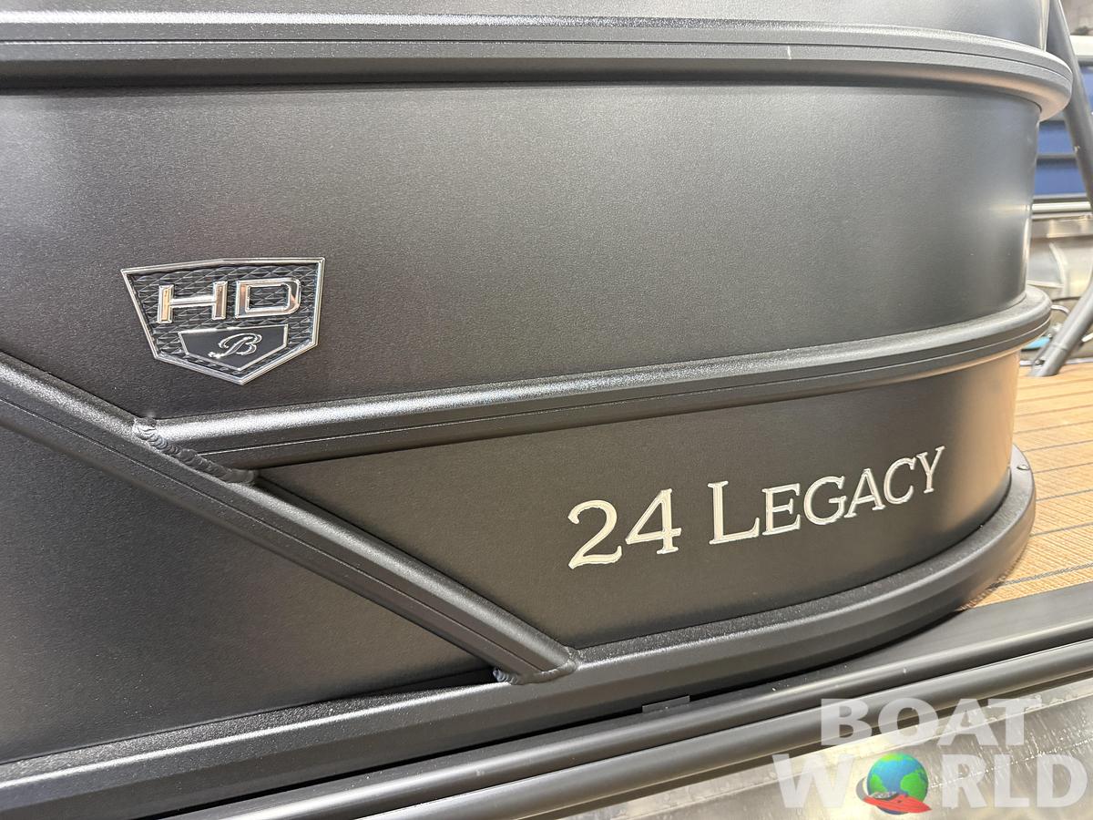 2026 Bentley 300HP Legacy 243 Navigator Tritoon $68995