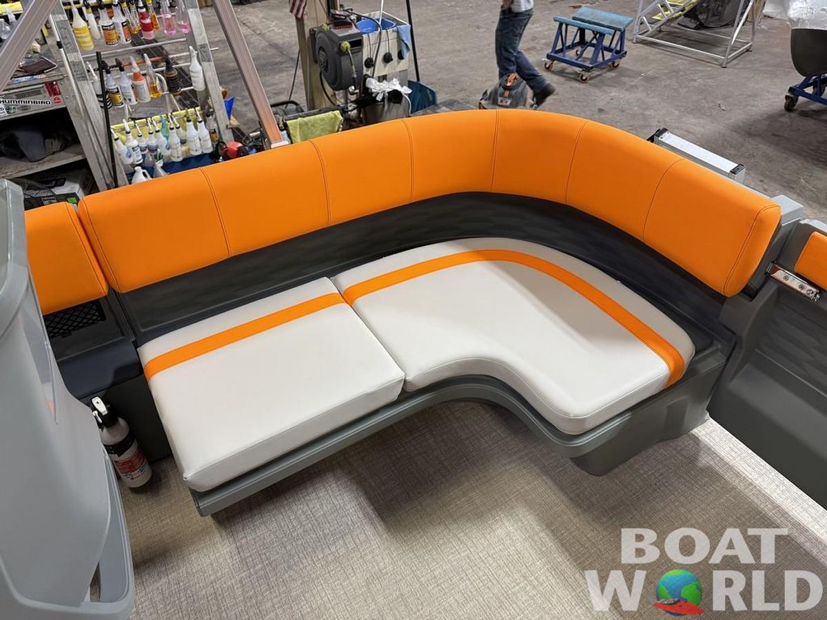 2025 Tahoe Pontoons Aura 1985 Quad Lounge & 50HP 4-Stroke EFI