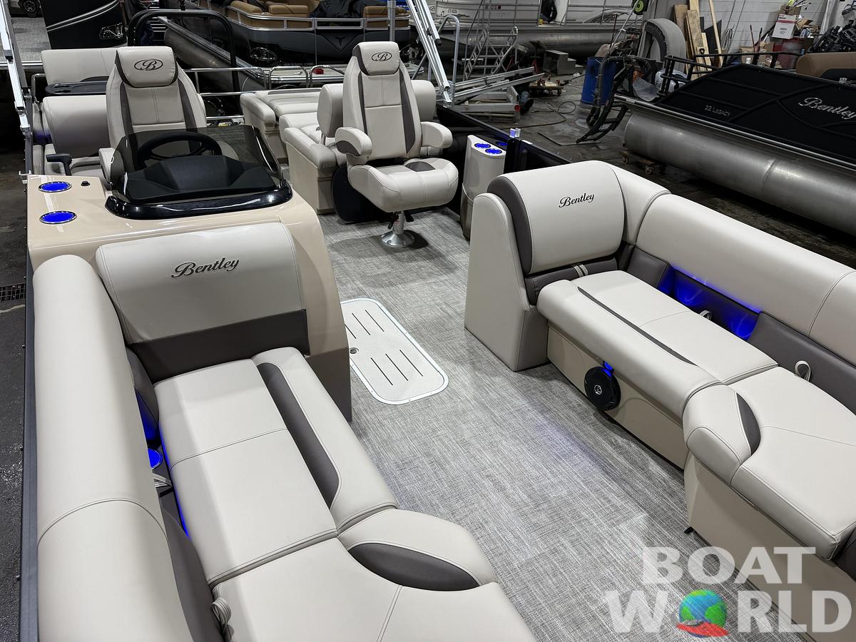 2026 Bentley Pontoons Legacy 223 QSB Swingback Tritoon 