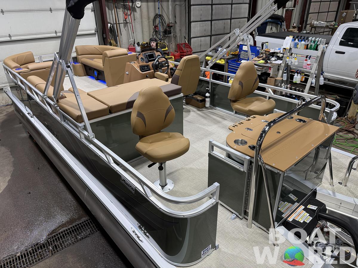 2026 Tahoe Pontoons Sport 2385 Rear Fish Tritoon 