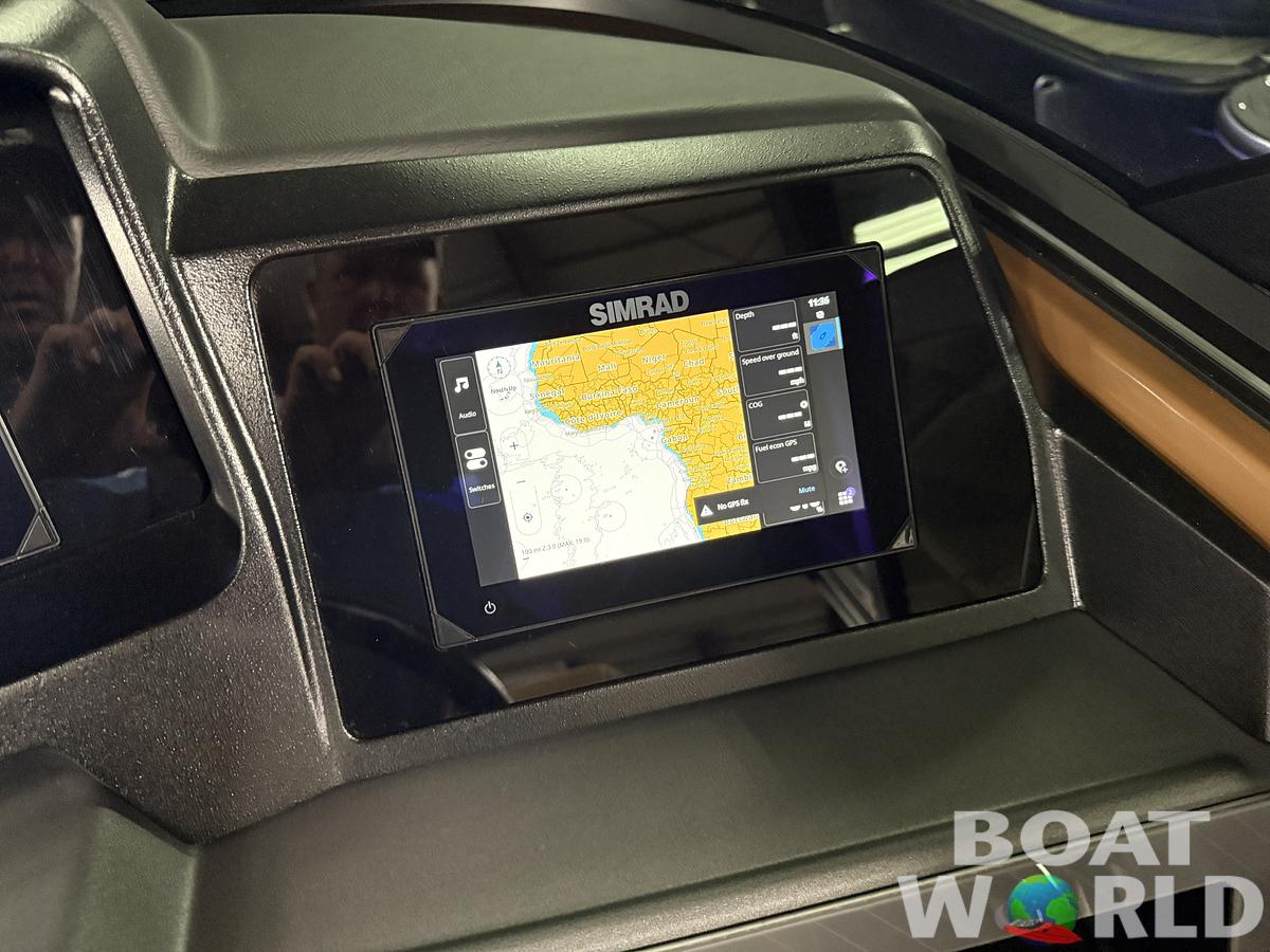 2025 Tahoe Pontoons Cascade 2385 Quad Lounge Shift Windshield Tritoon & 225HP 4-Stroke EFI