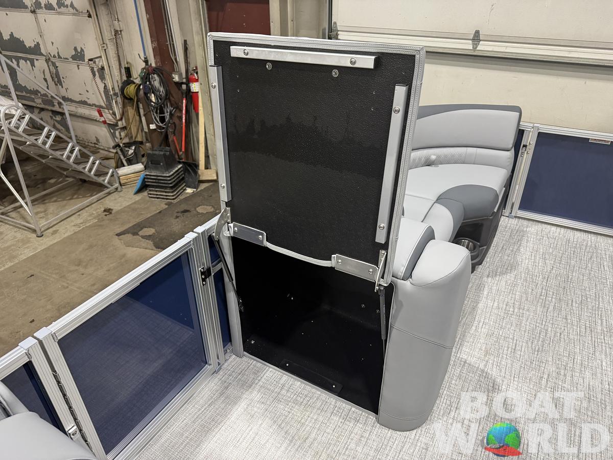 2026 Tahoe LTZ 2385 Swingback (VRB) Pontoon $38995