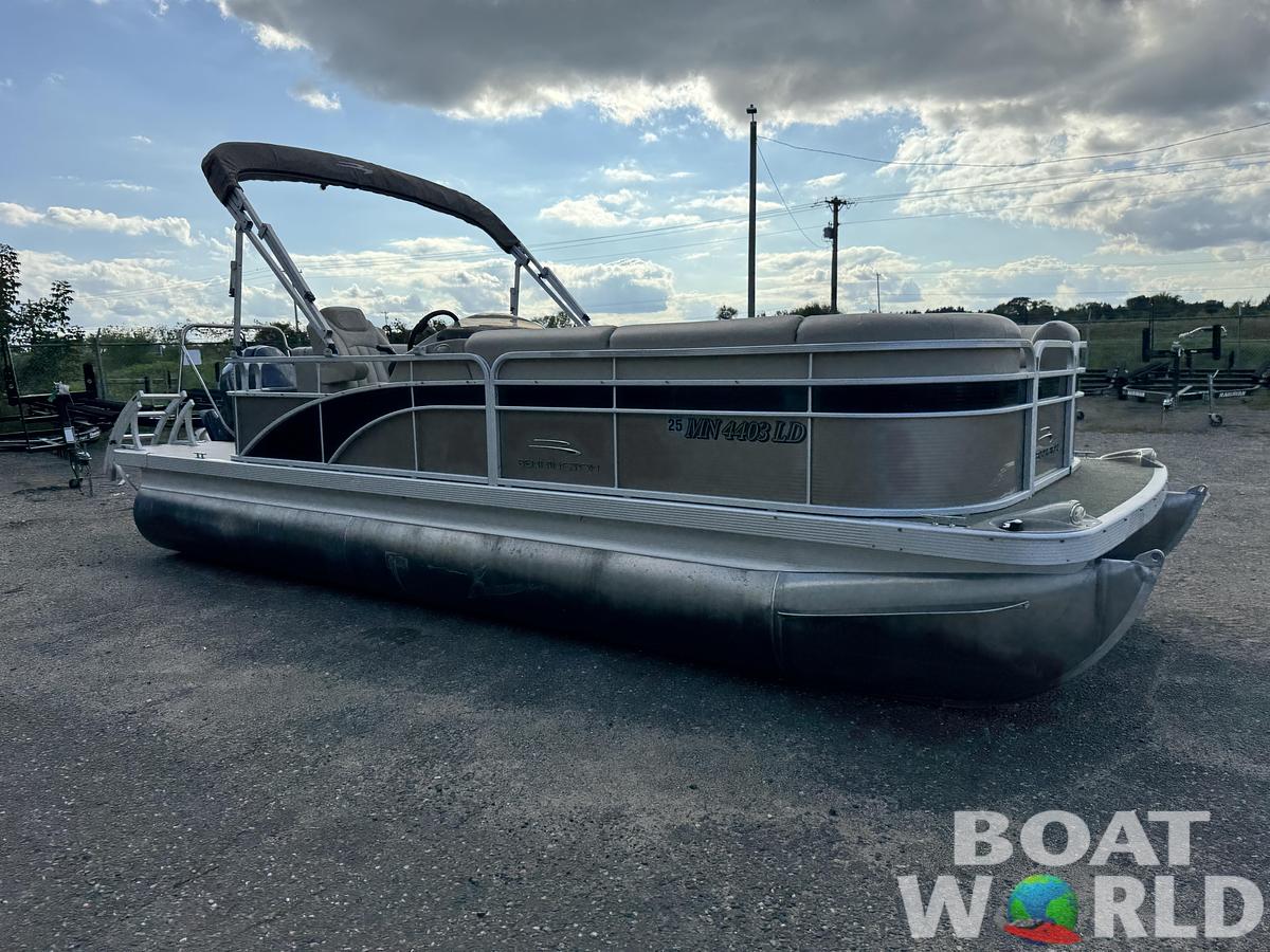 Used 2014 Bennington 22 SLX Pontoon