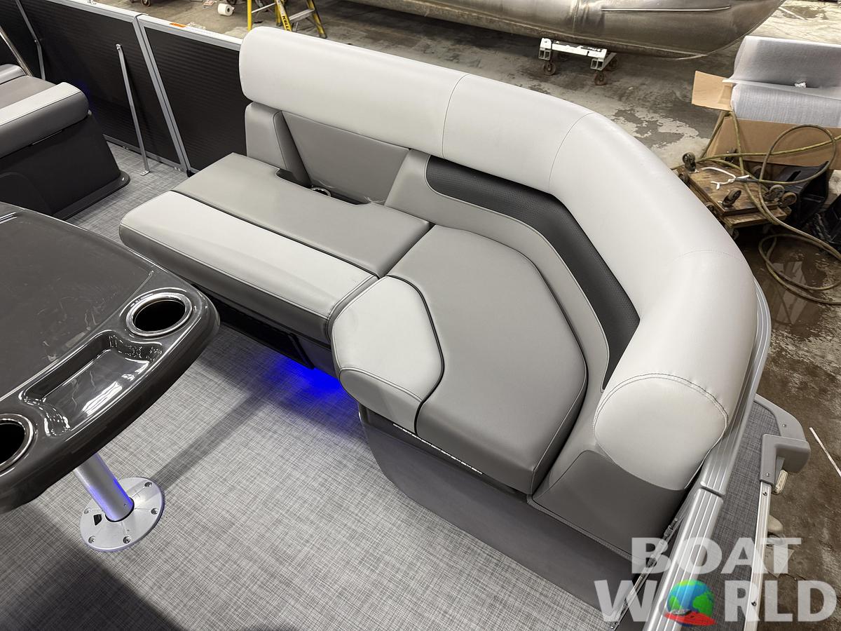 2026 Princecraft Vectra 21 RL Swingback Dinette Pontoon 