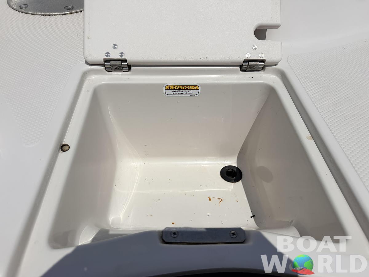 Used 2011 Tahoe 215 Xi Deck Boat & 220HP Mercruiser V8 -$17,995