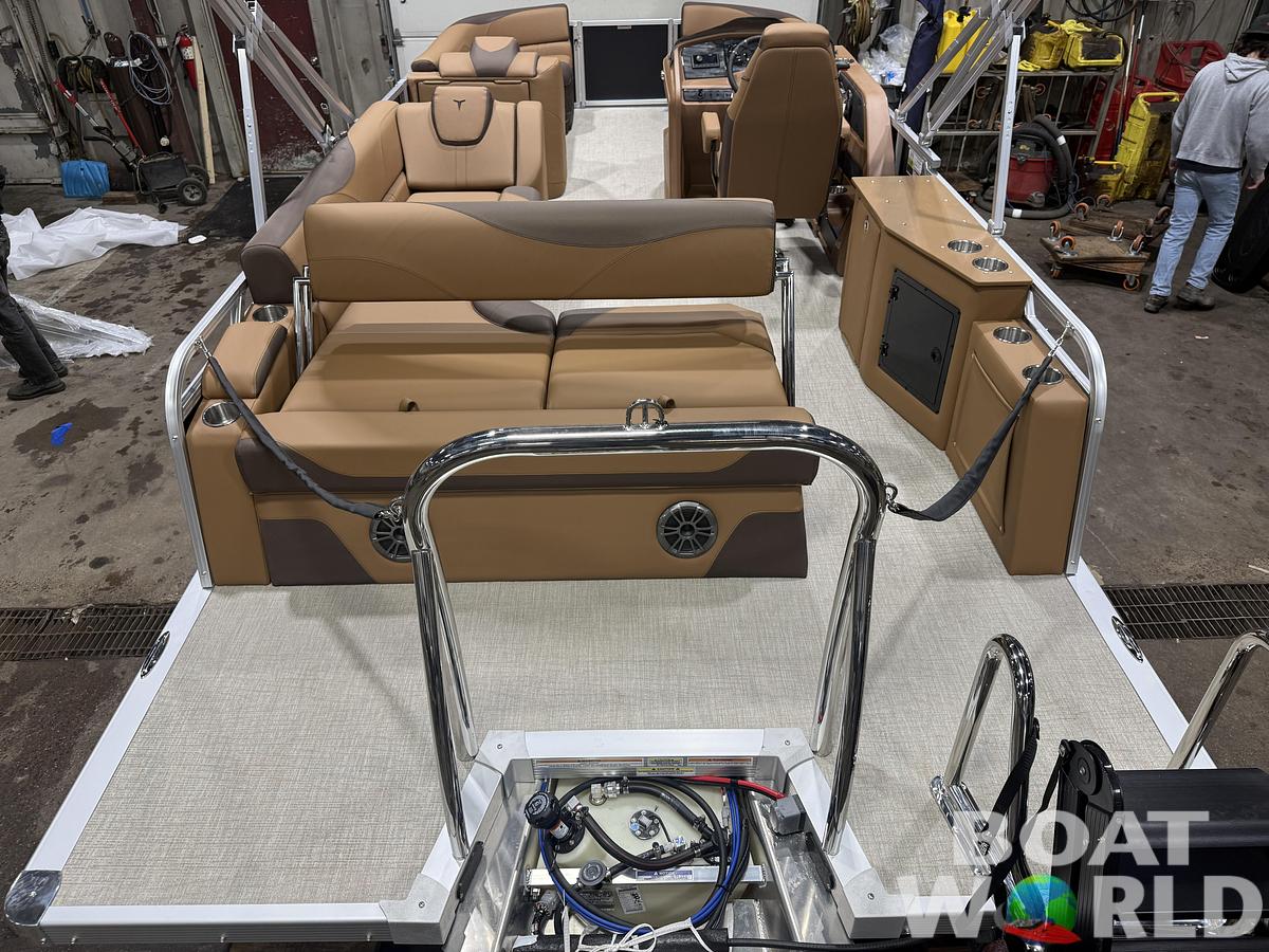 2025 Tahoe Pontoons LTZ 2385 Cruise Rear Bench (CRB) 