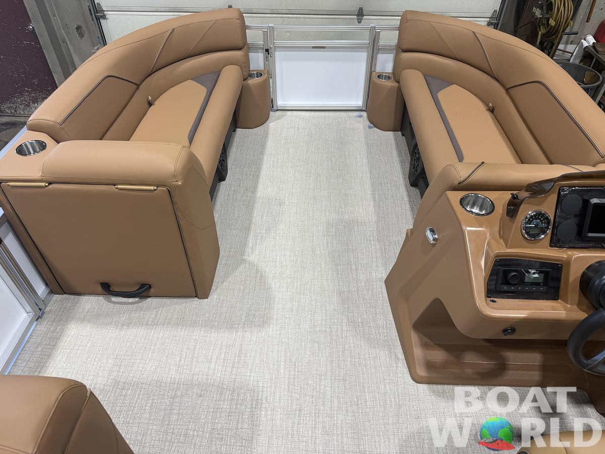 2026 Tahoe Sport VRB 2385 Swingback & 4-Stroke $34995