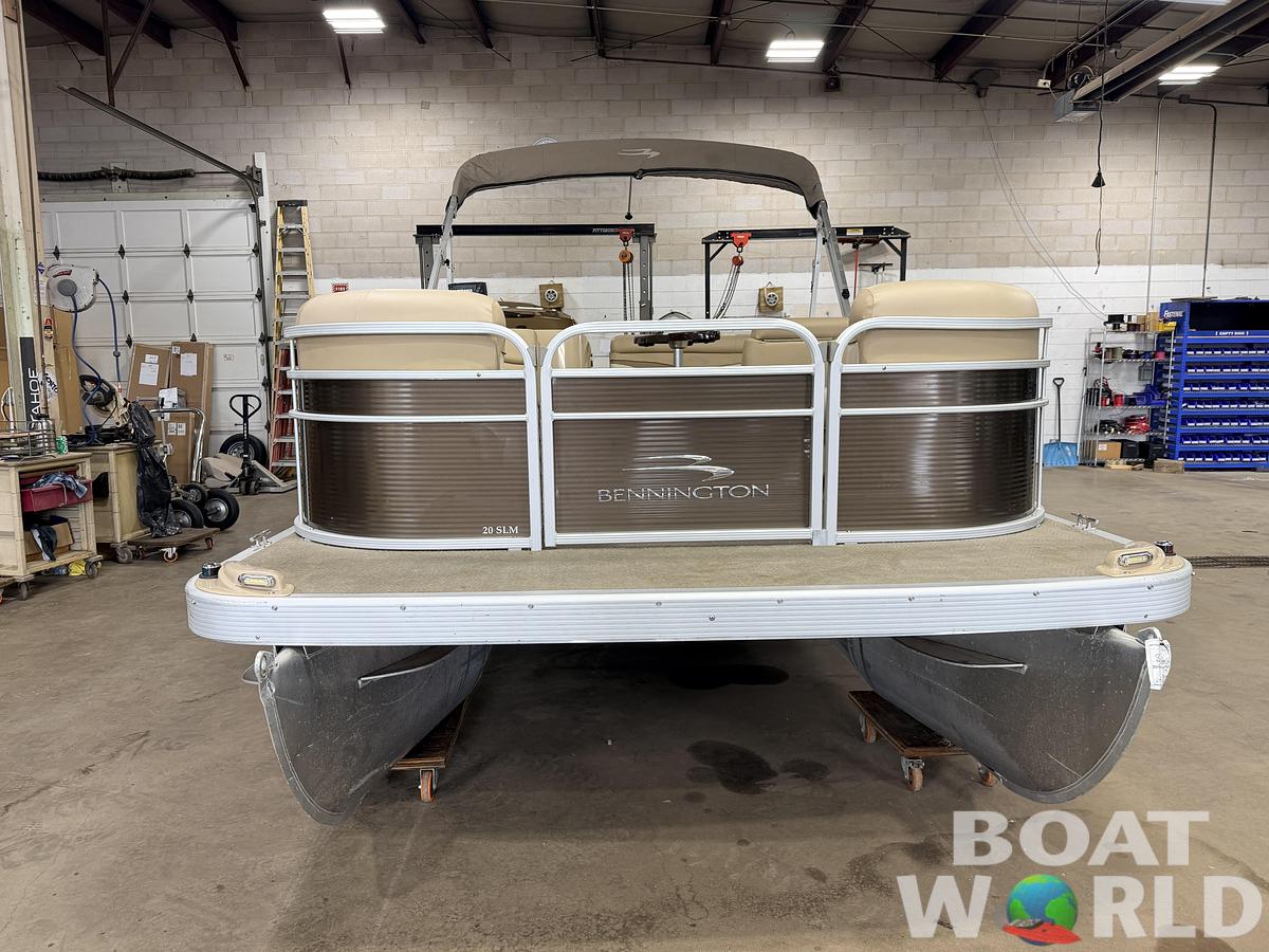 Used 2016 Bennington 20 SLM & 50HP Yamaha 4Stroke -$19,995