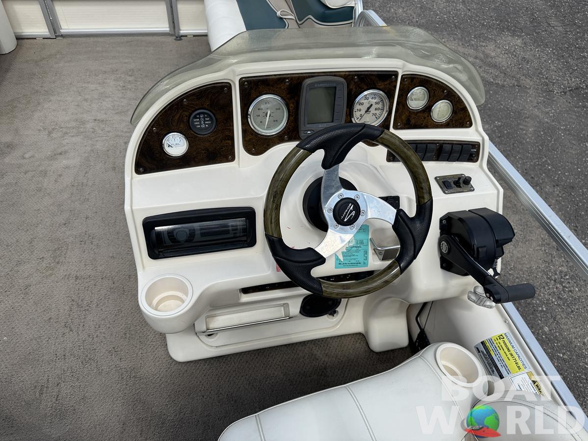 Used 2004 Sweetwater 2222 DF Pontoon WITH SEA LEGS