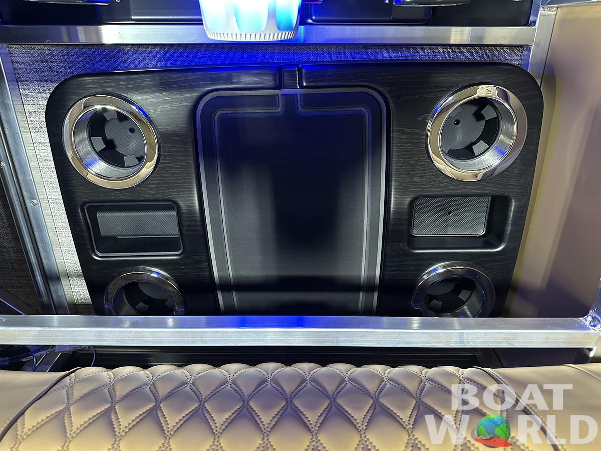 2025 Tahoe Pontoons Cascade 2385 Elite Cruise Tritoon & Honda 4-Stroke EFI