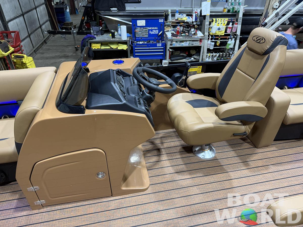 2026 Bentley Pontoons Legacy 200 Navigator Quad Lounge $39995