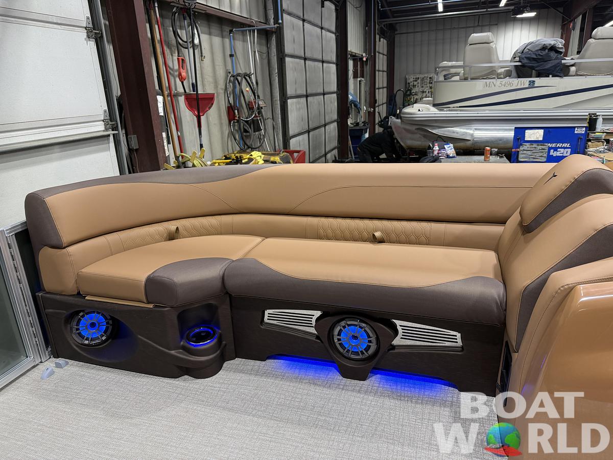 2026 Tahoe Pontoons LTZ 2385 Elite Windshield Tritoon 