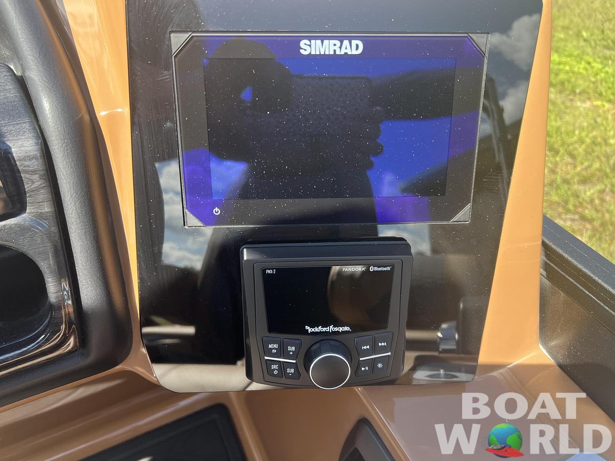 2026 Bentley Pontoons Elite 223 Quad Swingback QSB Tritoon