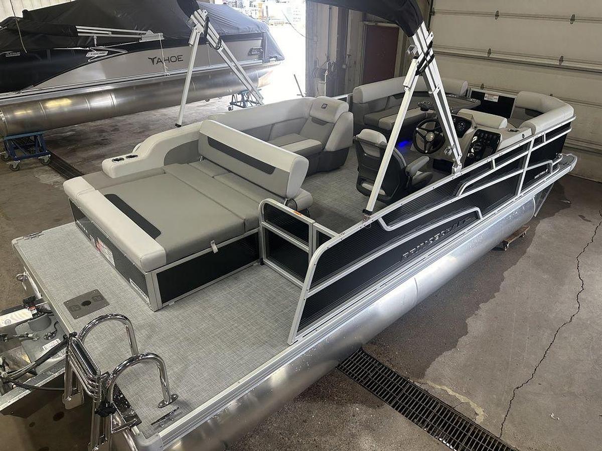 2025 Princecraft Vectra 21 RL Swingback Lounge Pontoon & Mercury 4-Stroke EFI