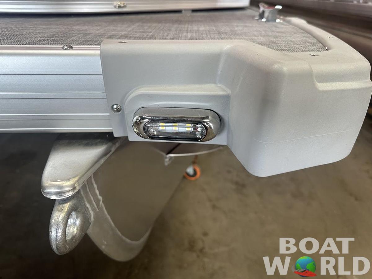 2025 Princecraft Vectra 23 RL SS Swingback Pontoon & Mercury 4-Stroke EFI