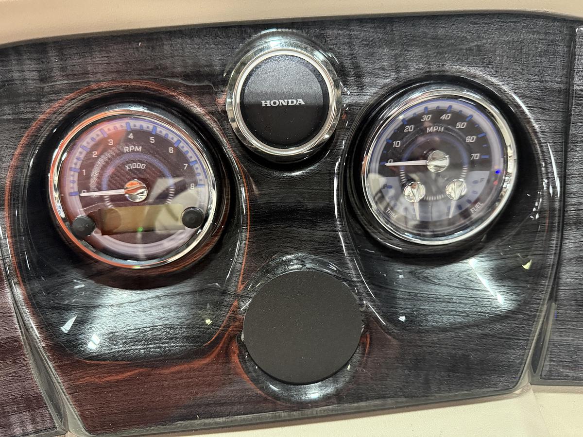 2025 Tahoe Pontoons LTZ 2385 Quad Lounge Shift SS Tritoon & Honda 4-Stroke EFI