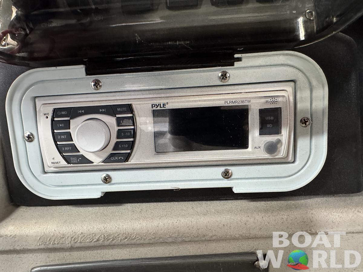 Used 2006 Crestliner 2285 CFI Pontoon