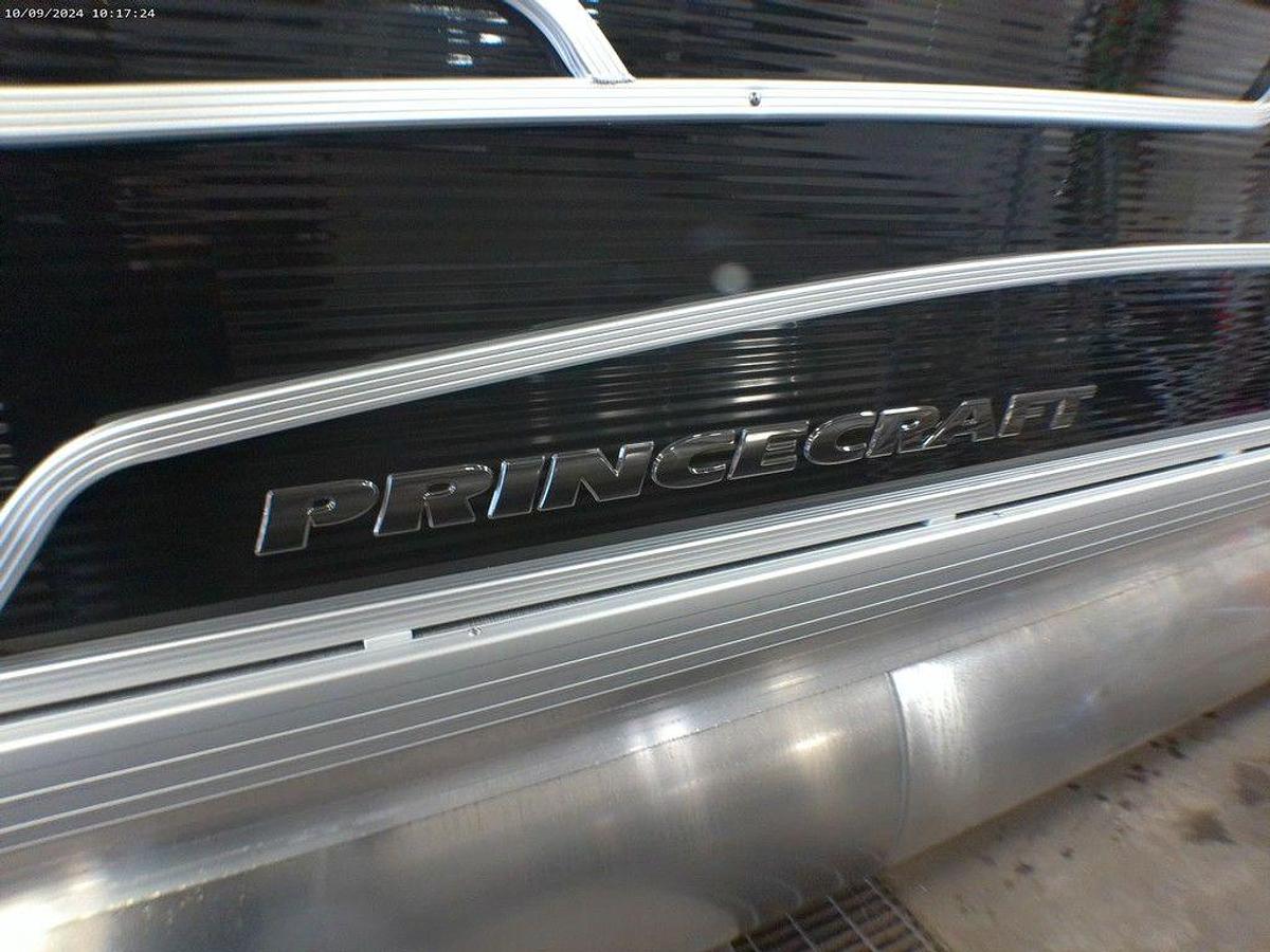 2025 Princecraft Vectra 23 RL Swingback Lounge Pontoon & Mercury 4-Stroke EFI