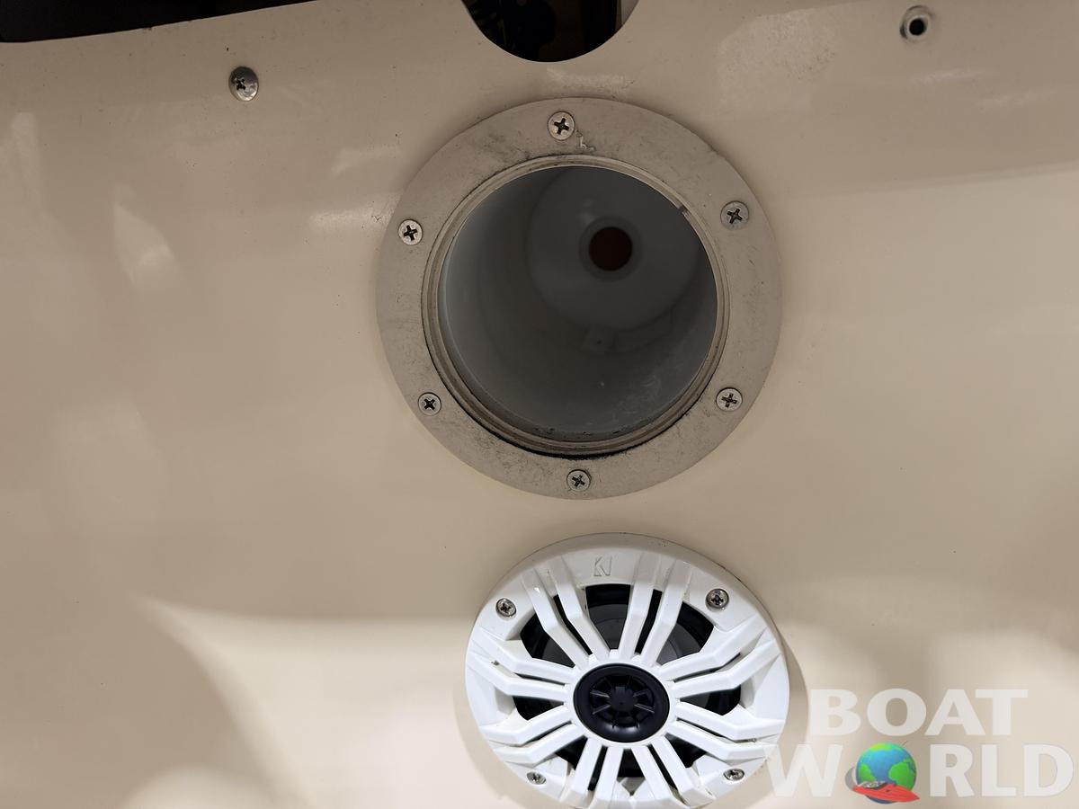 Used 2015 SunChaser 8520 Classic Cruise & 30HP Mercury 4Stroke EFI -$14,995