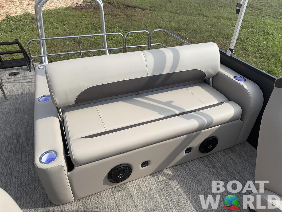 2026 Bentley Pontoons Legacy 220 Swingback & Honda 4-Stroke EFI