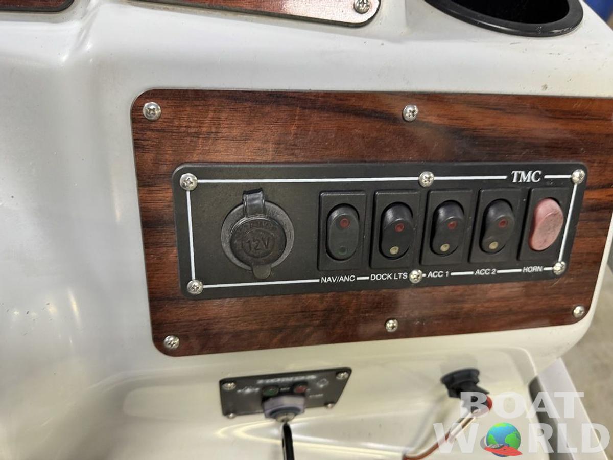 Used 2002 TMC 2200 FM Pontoon