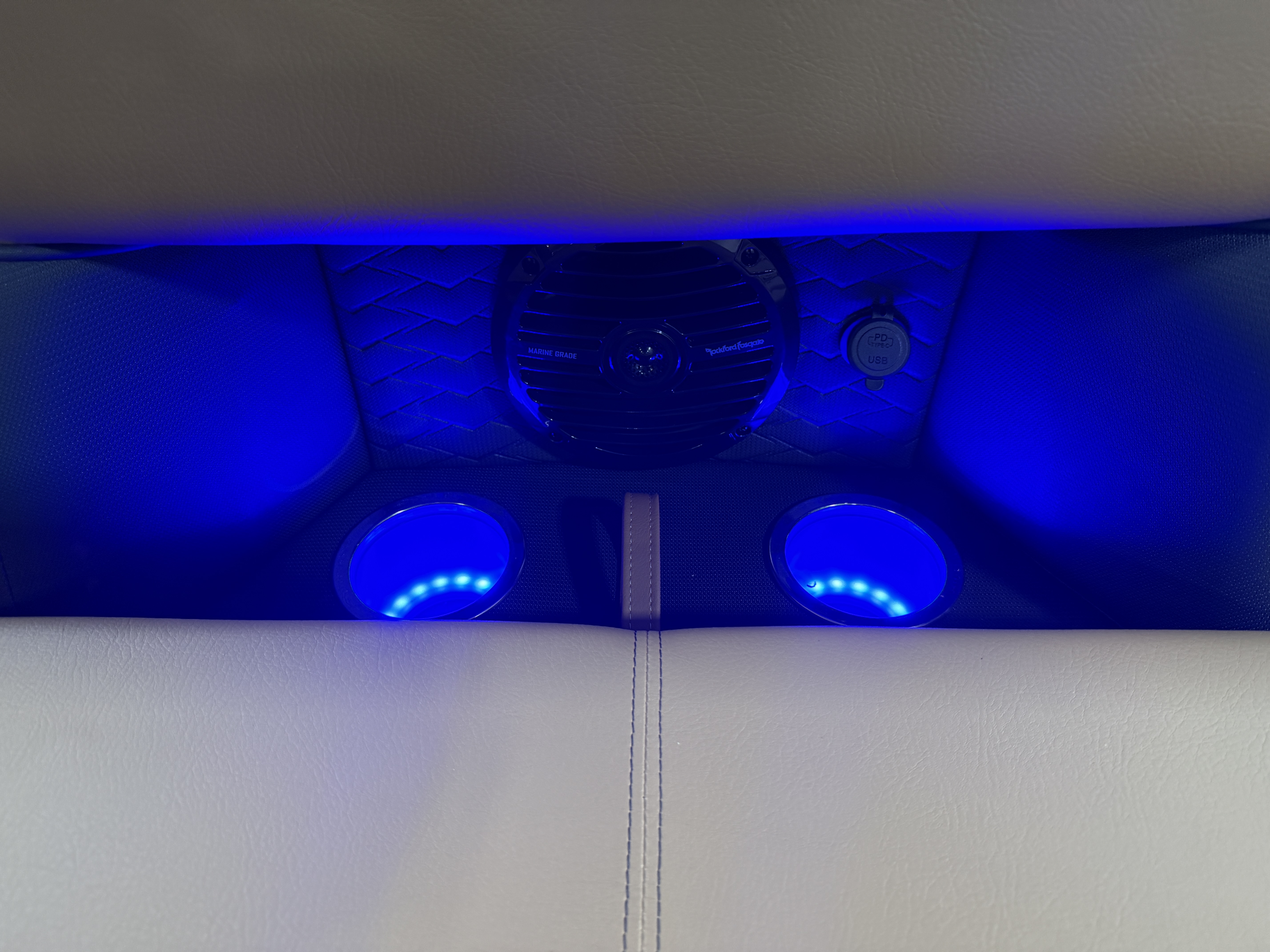 2026 Bentley Pontoons Elite 223 Admiral Quad Lounge Tritoon