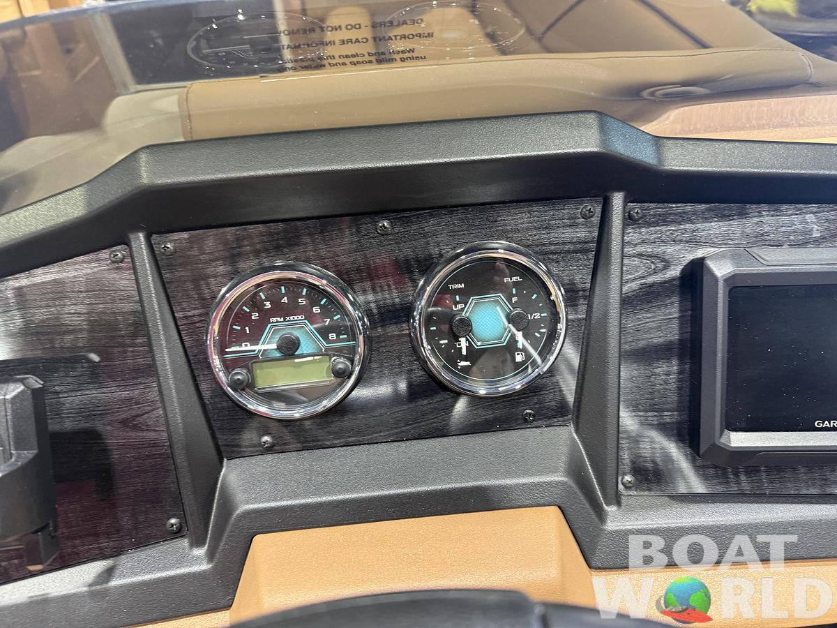 2027 Tahoe Sport VRB Premium 2385 Swingback & 4-Stroke $37995