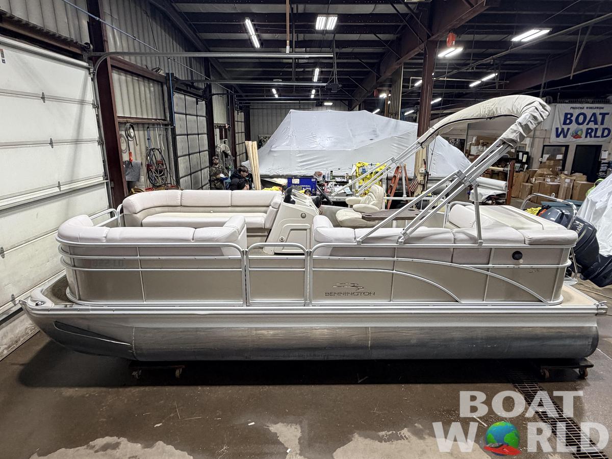 Used 2014 Bennington 21 SLX & 90HP Yamaha 4Stroke -$19,995