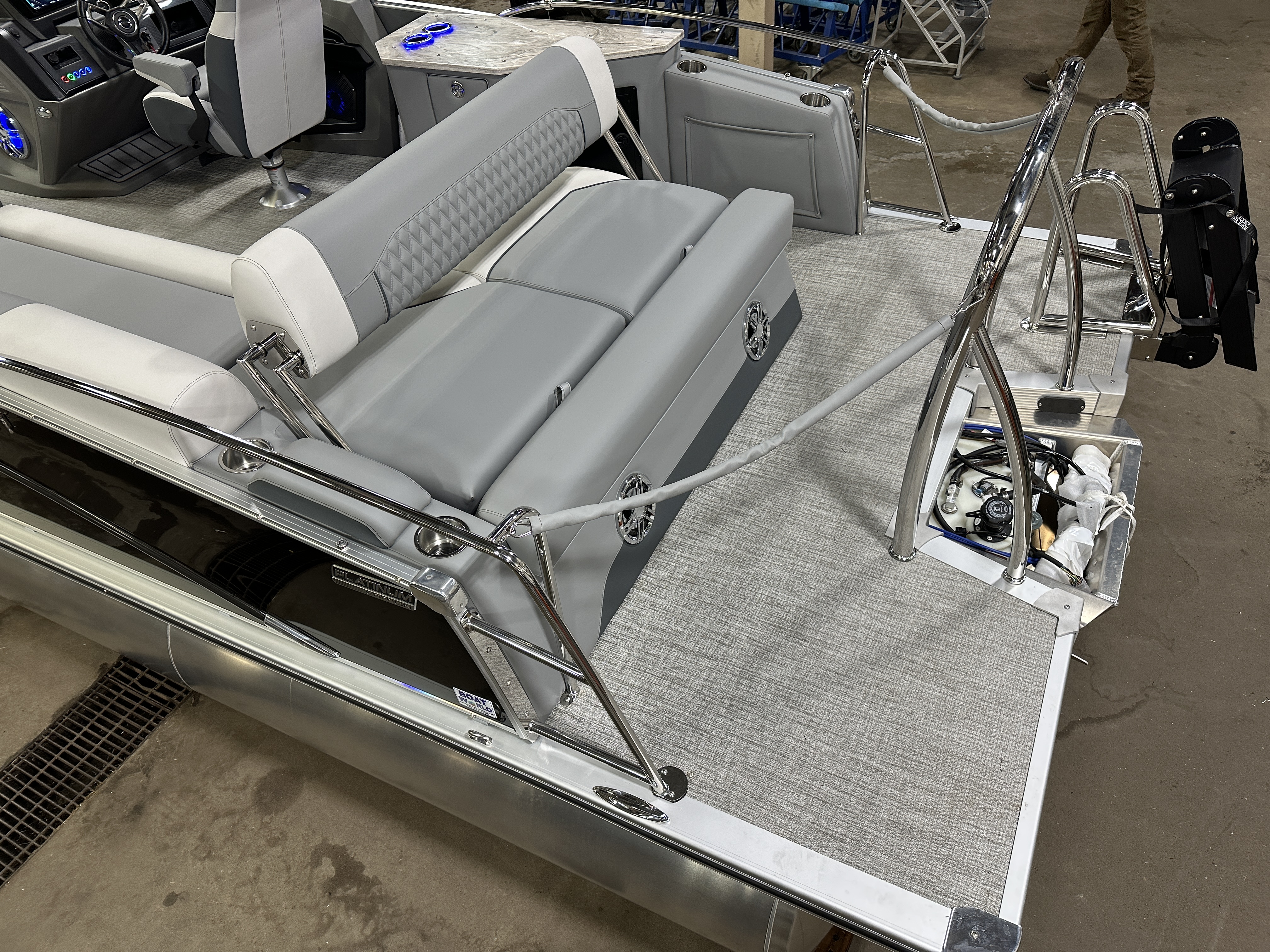 2025 Tahoe Pontoons Cascade 2385 Cruise Rear Bench (CRB) & Honda 4-Stroke EFI