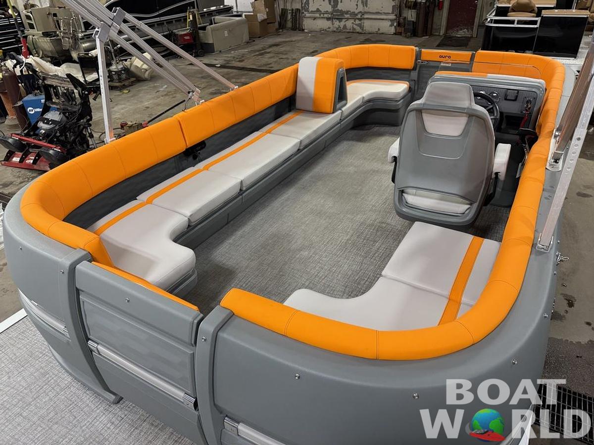 2025 Tahoe Pontoons Aura 2185 Quad Lounge & 90HP 4-Stroke EFI