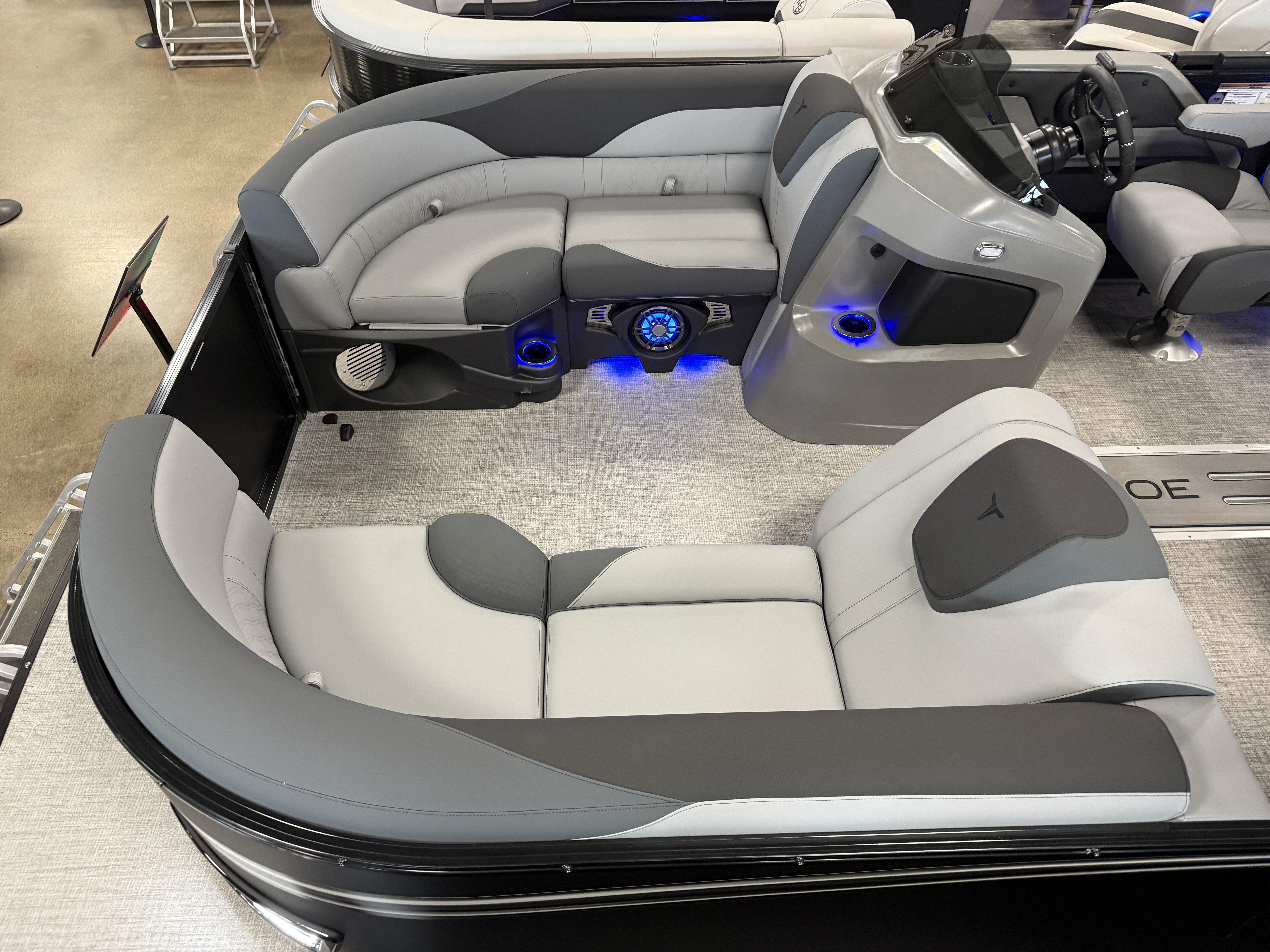 2027 Tahoe LTZ 300HP QLS 2385 Tritoon $71,995