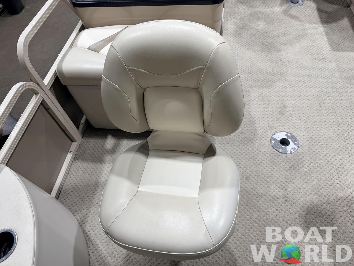 Used 2008 Sylvan Mirage 8520 Party Fish