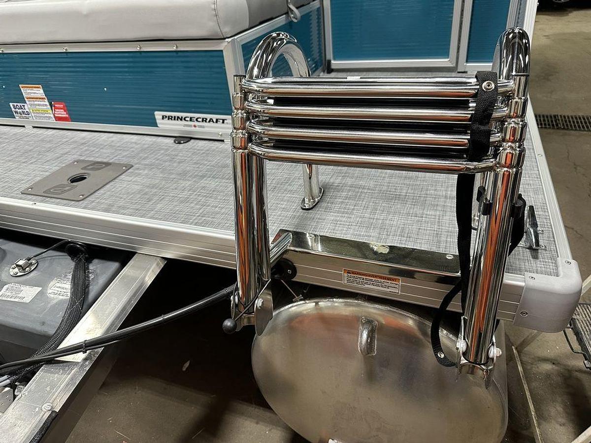 2025 Princecraft Vectra 23 RL Swingback Lounge Pontoon & Mercury 4-Stroke EFI