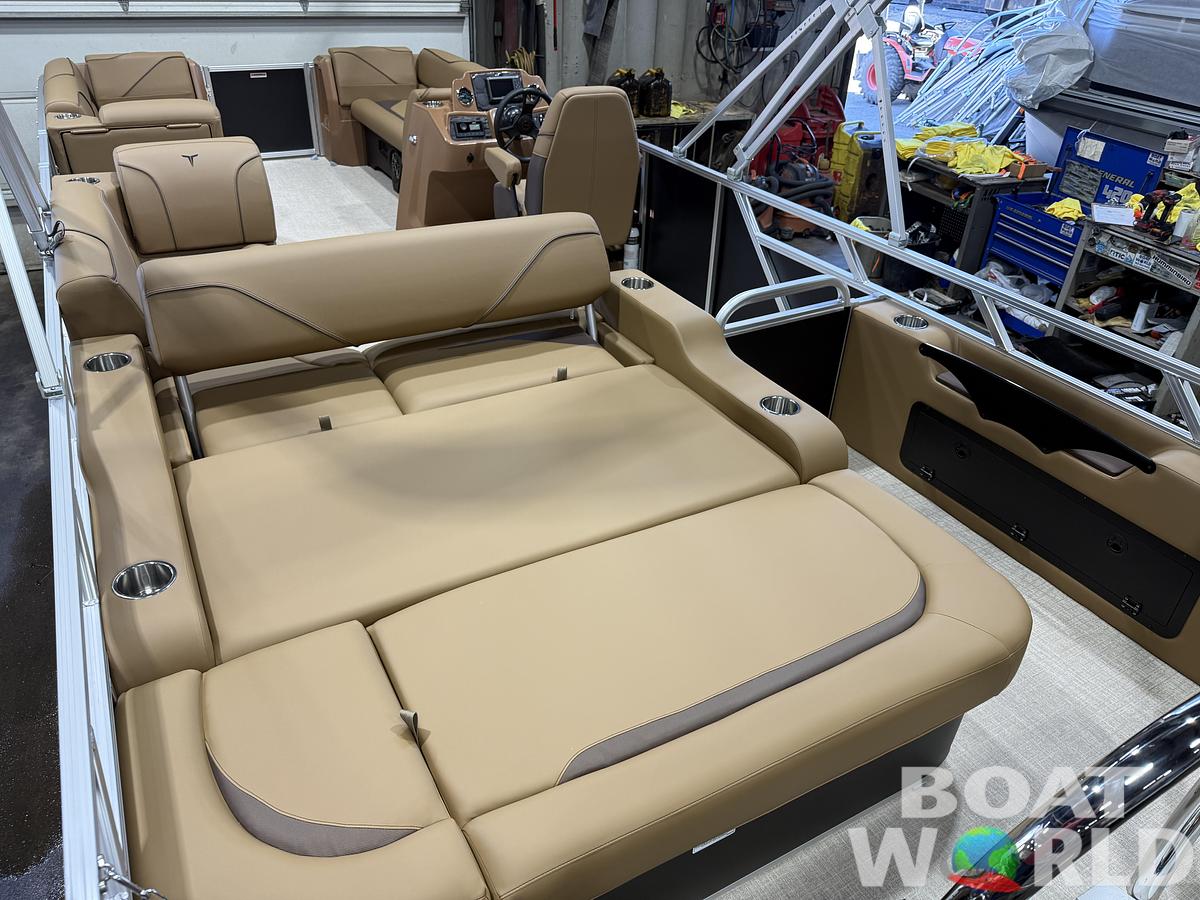 2027 Tahoe Sport VRB SE 2385 Swingback & 4-Stroke $35995