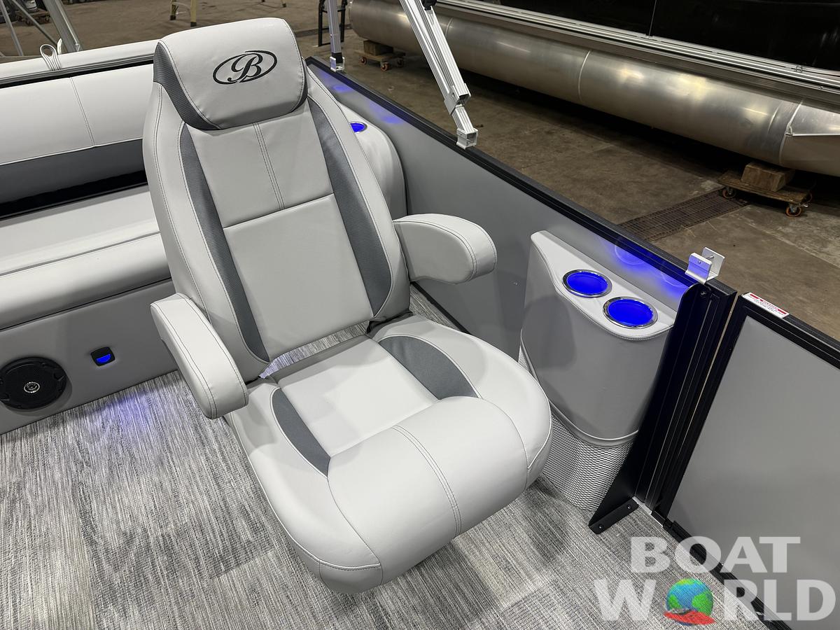 2026 Bentley Pontoons Legacy 220 Swingback 