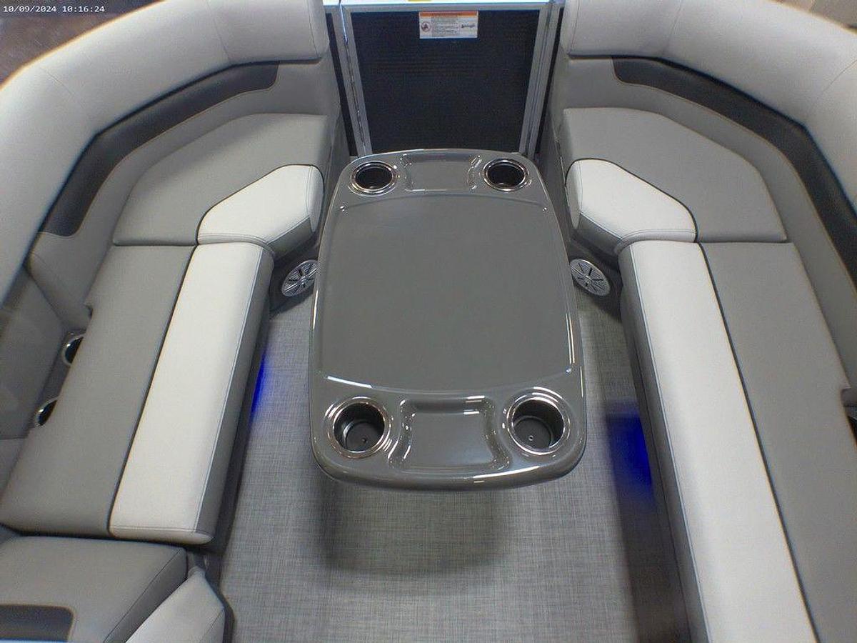 2025 Princecraft Vectra 23 RL Swingback Lounge Pontoon & Mercury 4-Stroke EFI