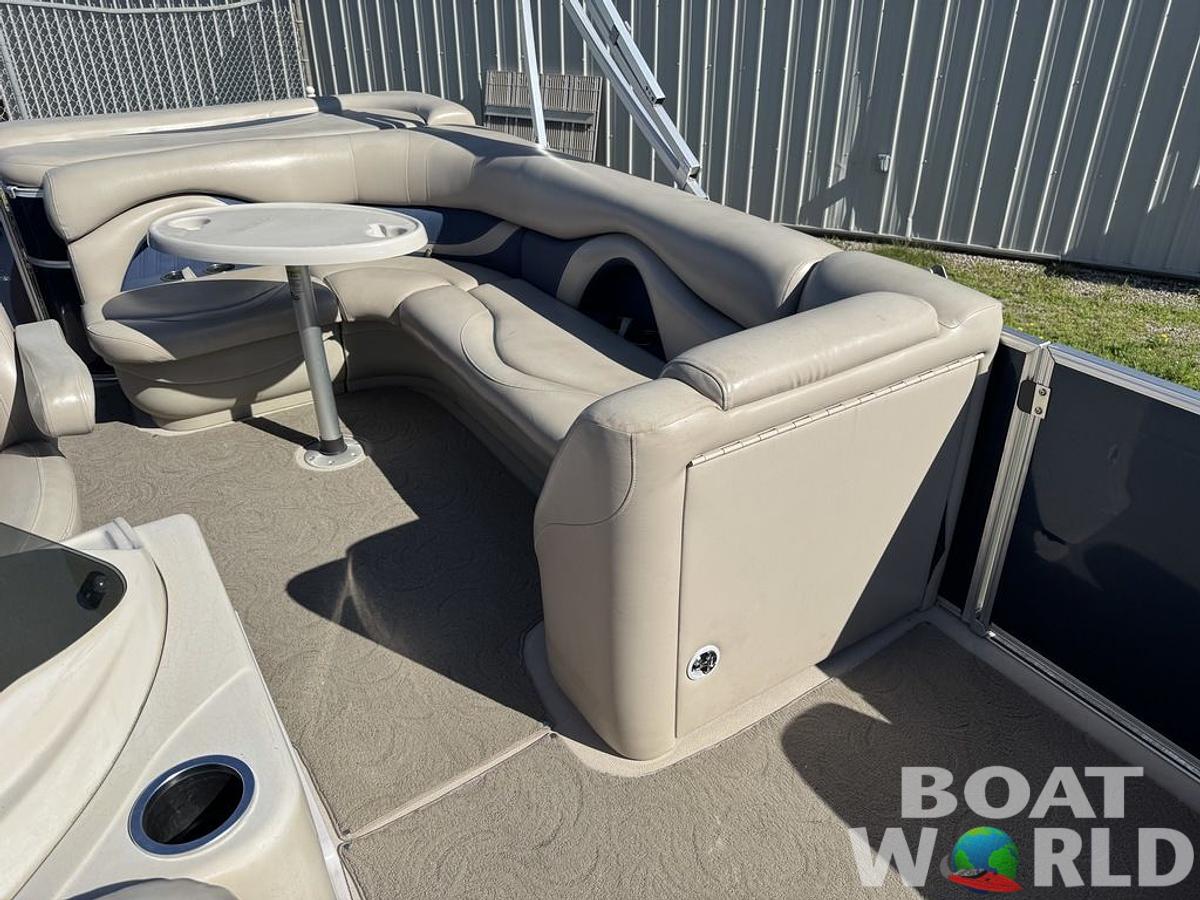 Used 2016 Sylvan 820 Cruise Pontoon