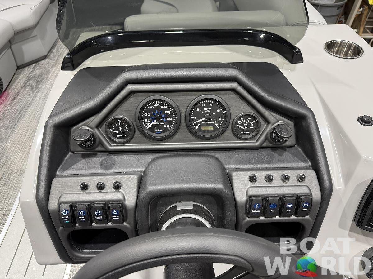 2027 Bentley Legacy 223 Swingback Tritoon $54995