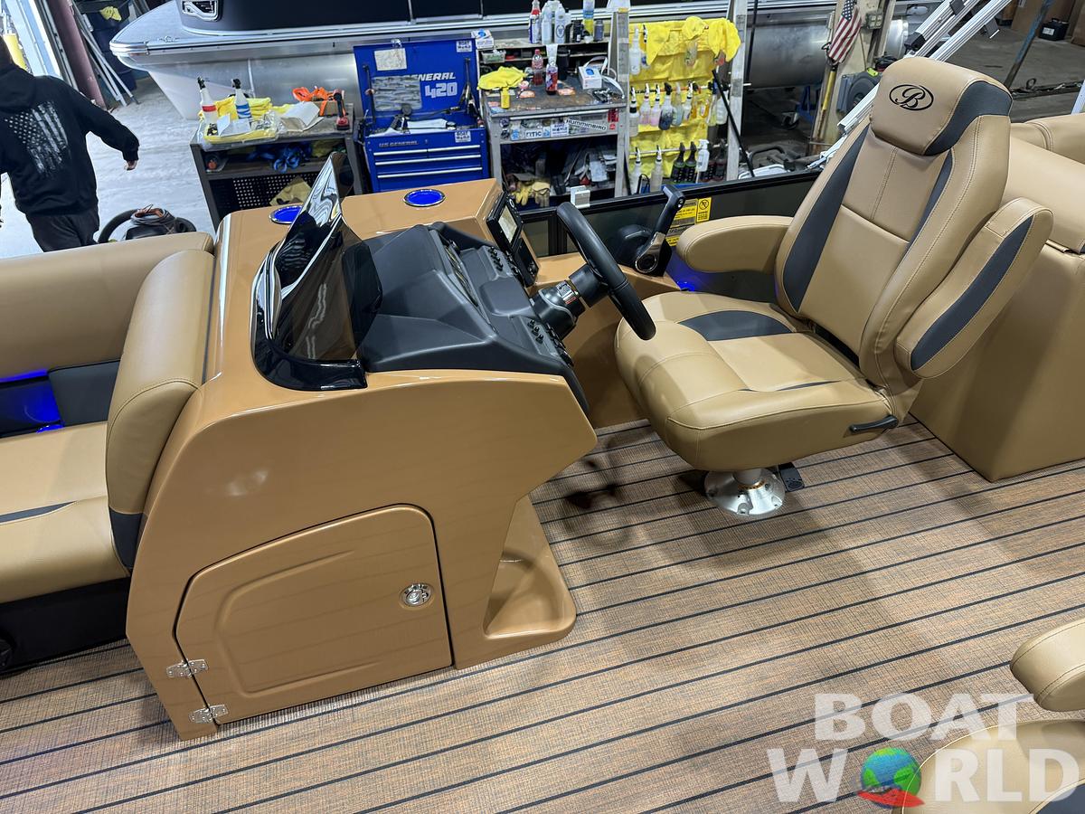 2026 Bentley Legacy 150HP 220 Navigator DL Quad Lounge $49995
