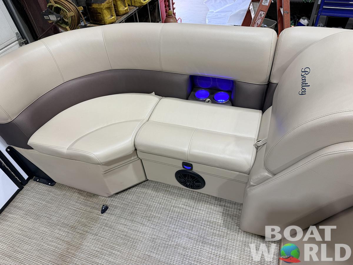 Used 2022 Bentley Pontoons Legacy 200 Navigator Quad Lounge & 100HP Honda 4Stroke -$34,995