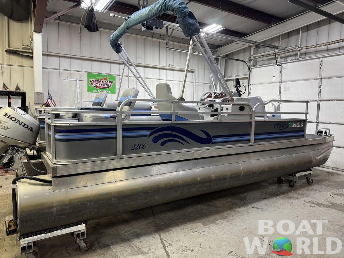 Used 2002 TMC 2200 FM Pontoon