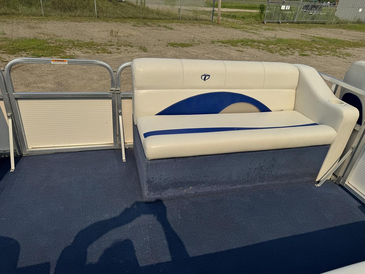 Used 2008 Tahoe Pontoons 24 Bow Fish Pontoon