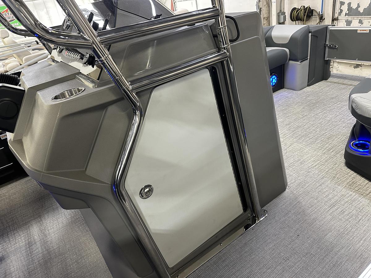 2025 Tahoe Pontoons GEOfish CRF 2585 Tritoon & 225HP Outboard