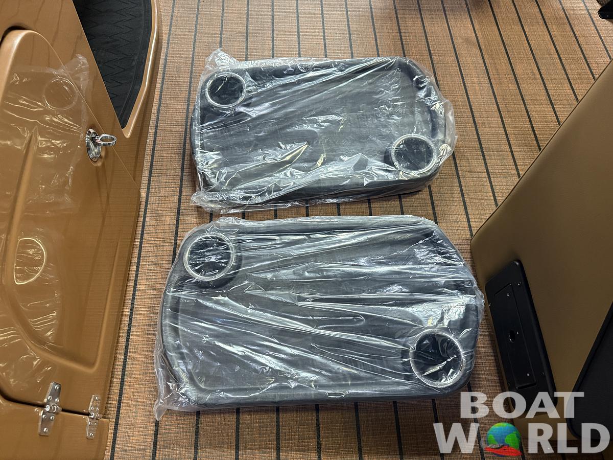 2026 Bentley Pontoons Elite 253 Admiral Quad Lounge Tritoon & 4-Stroke EFI