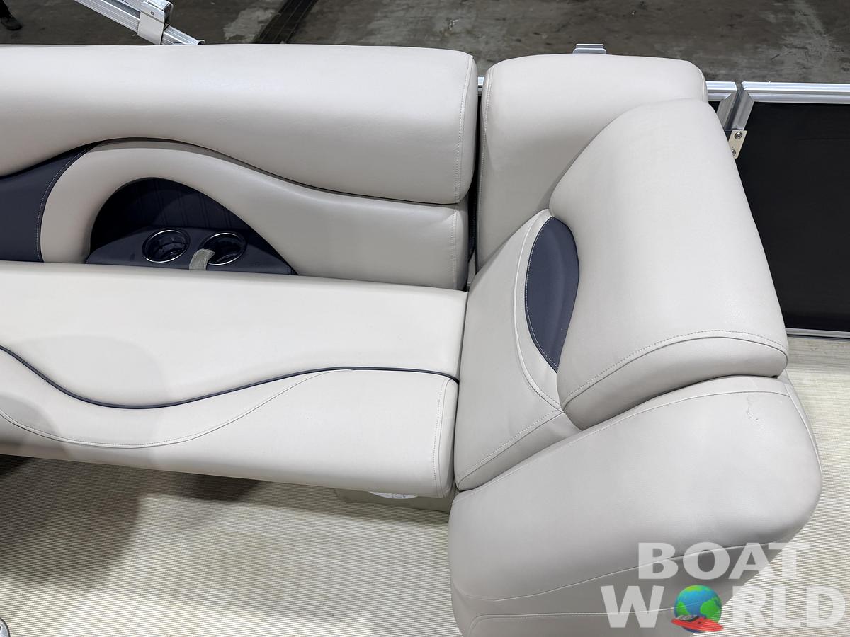 Used 2015 Sylvan Mirage 820 Cruise Special Edition Pontoon