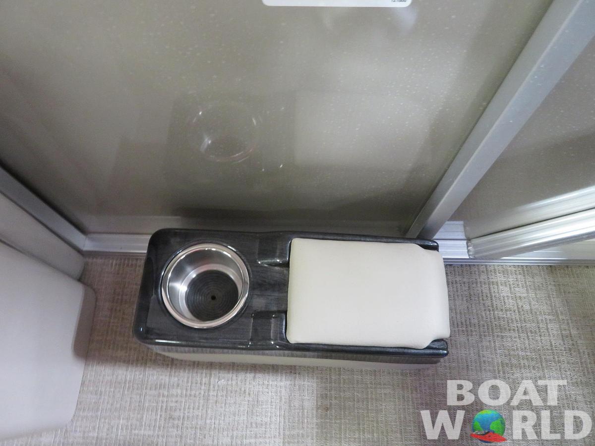 2024 Tahoe Pontoons LTZ 2385 Elite Windshield Tritoon & Suzuki 200HP 4-Stroke EFI